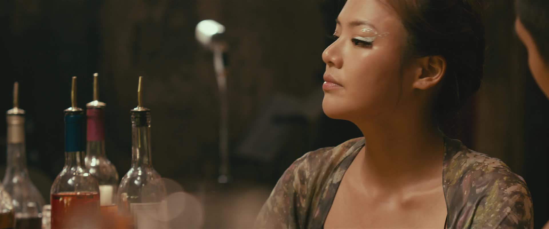 左耳张漾突然发疯当街暴打黎吧啦幸亏李珥及时阻拦zt