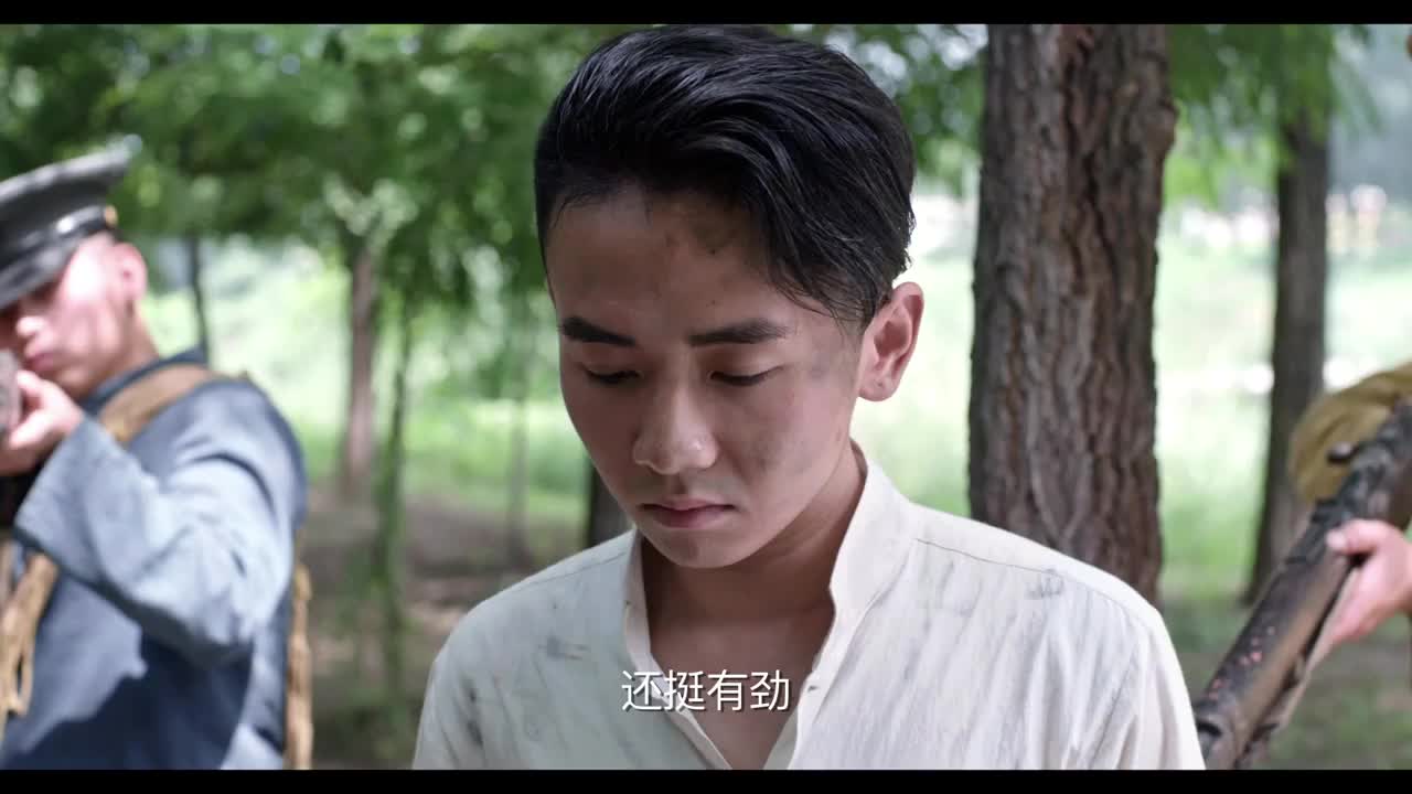 兄弟营沙龙假扮军阀身份差点被识别没想到赵营长及时赶到zt