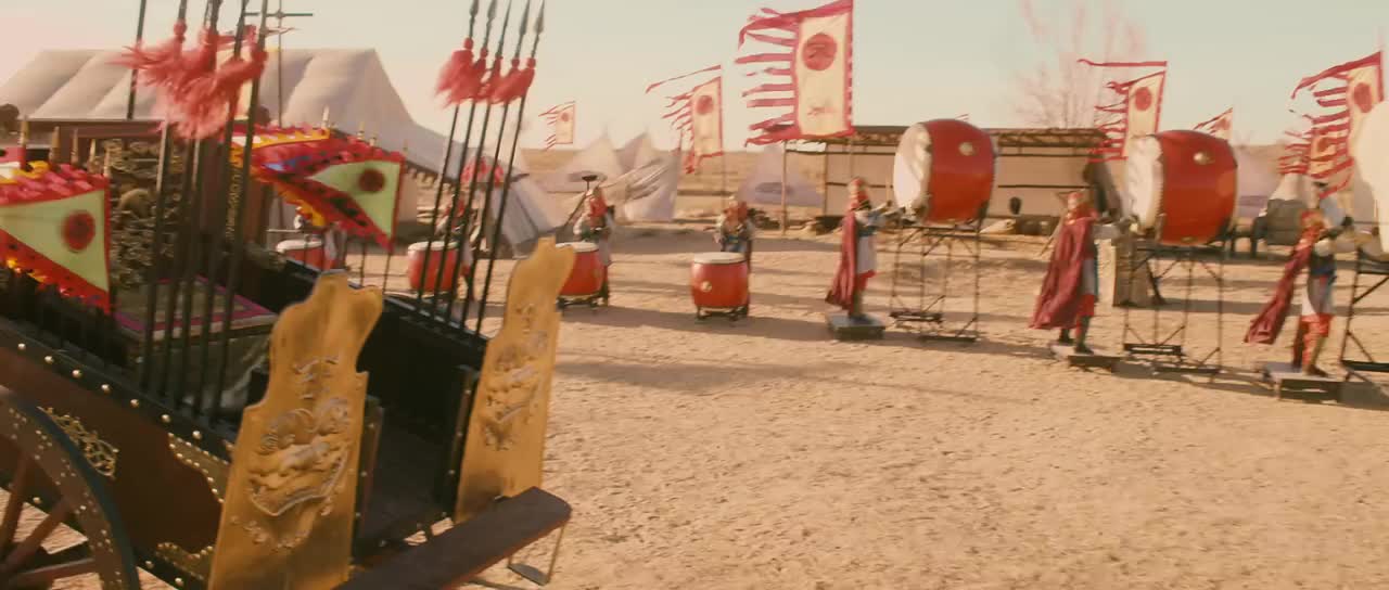 《杨门女将》:杨家将撤退遇到敌人埋伏,穆桂英当场中箭,真是太惨 zt