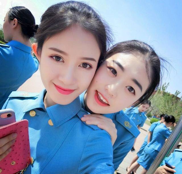 民航小姐姐们的毕业照,这颜值,什么水平 zt