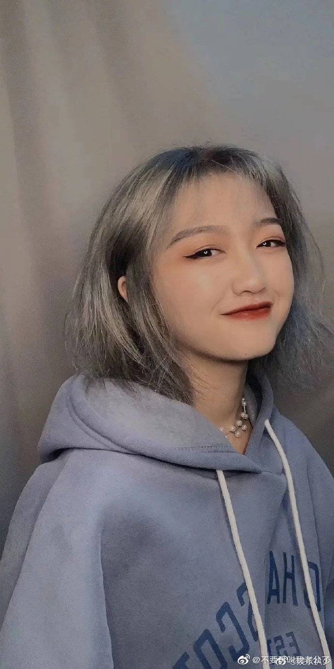 农村主人公梁小友变化也太大了吧,如今不再上学了,而是做了快手的网红