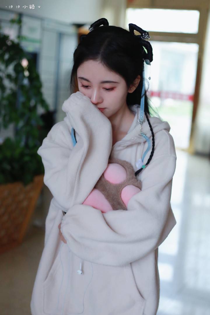 [女神新照]鞠婧祎可爱兔装,什么水平 zt